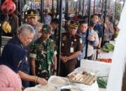 Tinjau Harga Jelang Lebaran di Pinrang, Bupati Pastikan Stok Aman dan Stabil