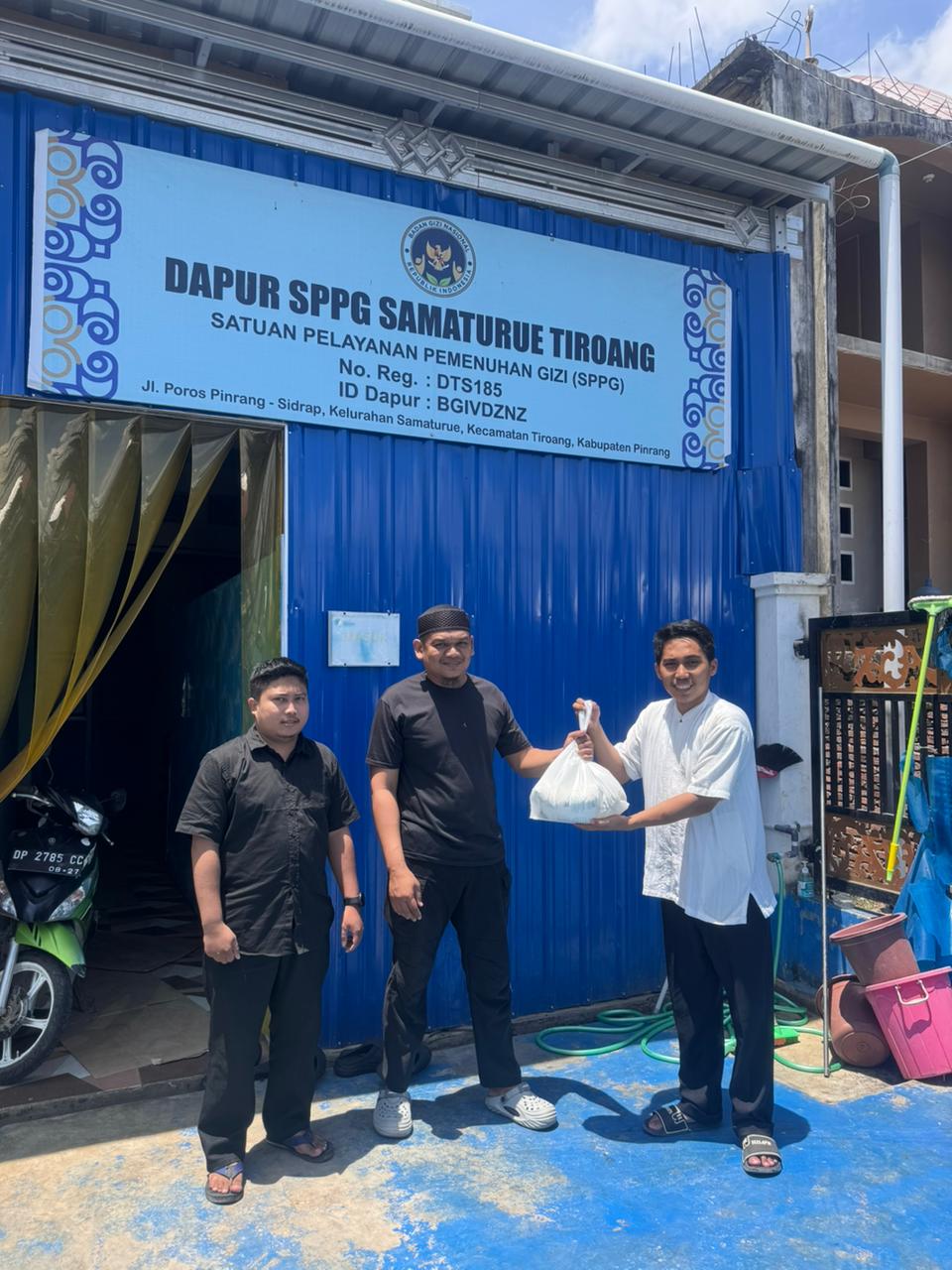 Jadi Mitra SPPG Samaturue, Koperasi SEM Bagikan Sembako ke Relawan MBG Supalamedia