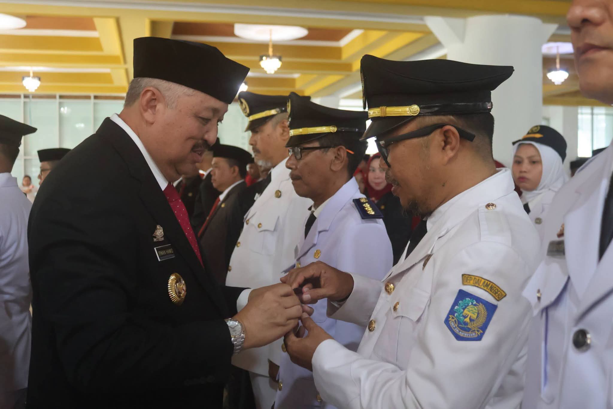 176 Pejabat Pinrang Dilantik, Bupati Beri Ancaman Evaluasi 10 Bulan 1 176 Pejabat Pinrang Dilantik, Bupati Beri Ancaman Evaluasi 10 Bulan Supalamedia