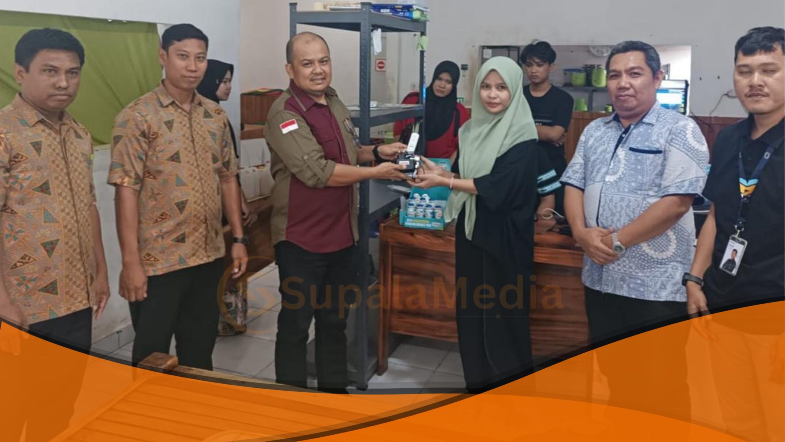 Pacu Setoran Pajak, Bapenda Pasang Alat Perekam Transaksi di Cafe dan Restoran Supalamedia