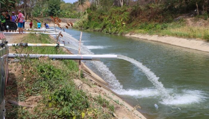 Sungai Saddang Dipompa  ke Saluran Induk Pekkabata Untuk Menambah Pasokan Air