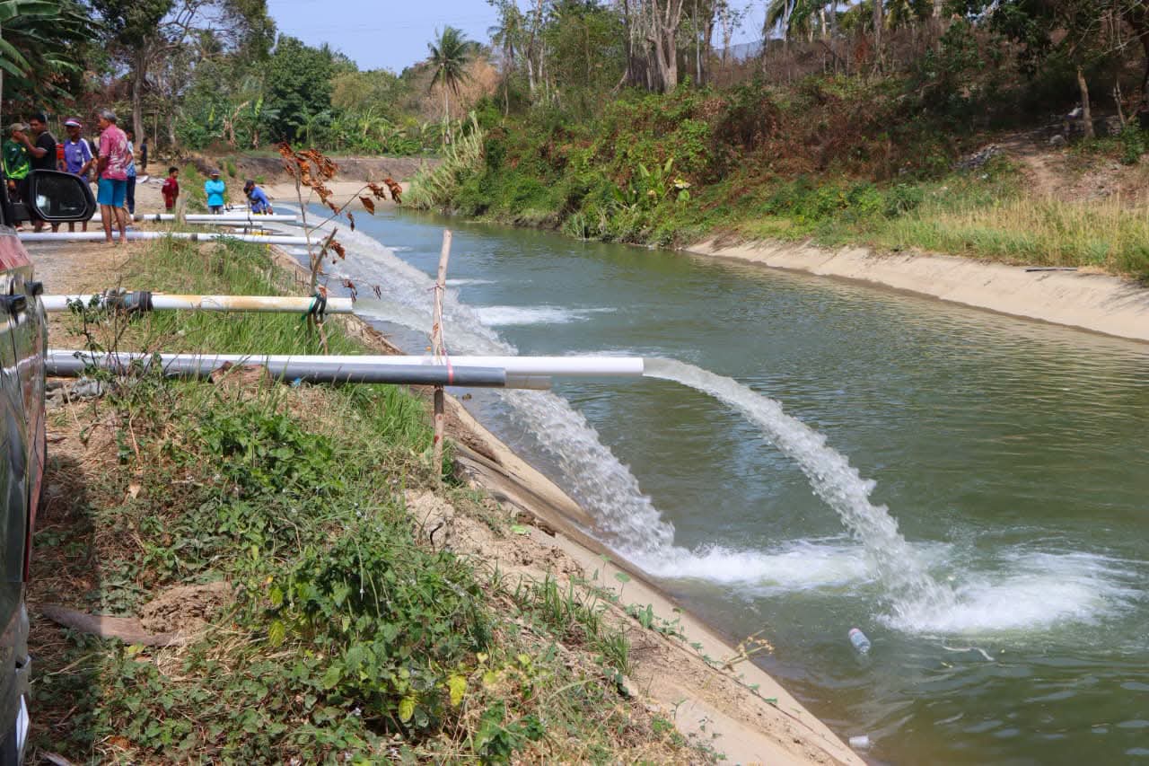 Sungai Saddang Dipompa ke Saluran Induk Pekkabata Untuk Menambah Pasokan Air 1 Sungai Saddang Dipompa ke Saluran Induk Pekkabata Untuk Menambah Pasokan Air Supalamedia