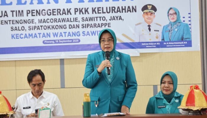 Ketua TP PKK Pinrang Hadiri Pelantikan TP PKK Kelurahan se-Kecamatan Watang Sawitto