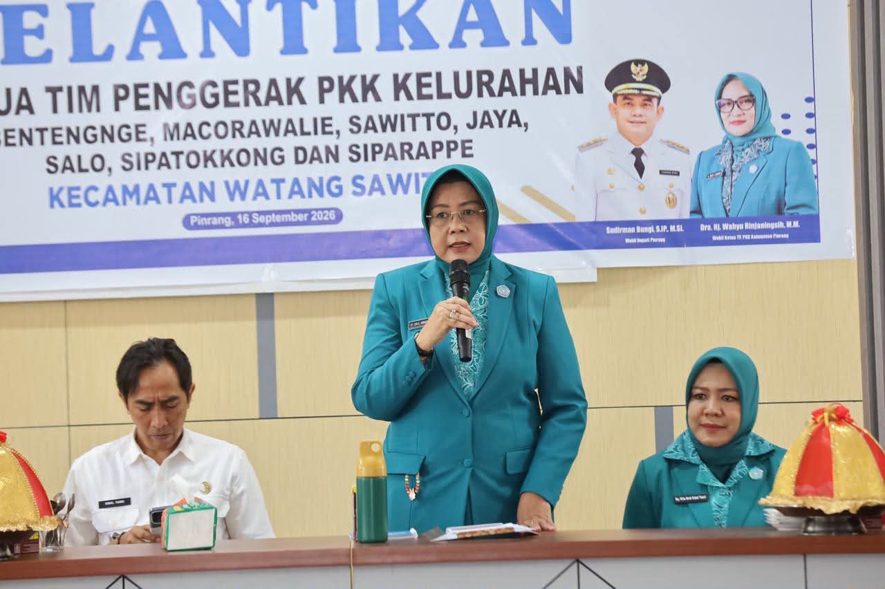 Ketua TP PKK Pinrang Hadiri Pelantikan TP PKK Kelurahan se-Kecamatan Watang Sawitto 1 Ketua TP PKK Pinrang Hadiri Pelantikan TP PKK Kelurahan se-Kecamatan Watang Sawitto Supalamedia