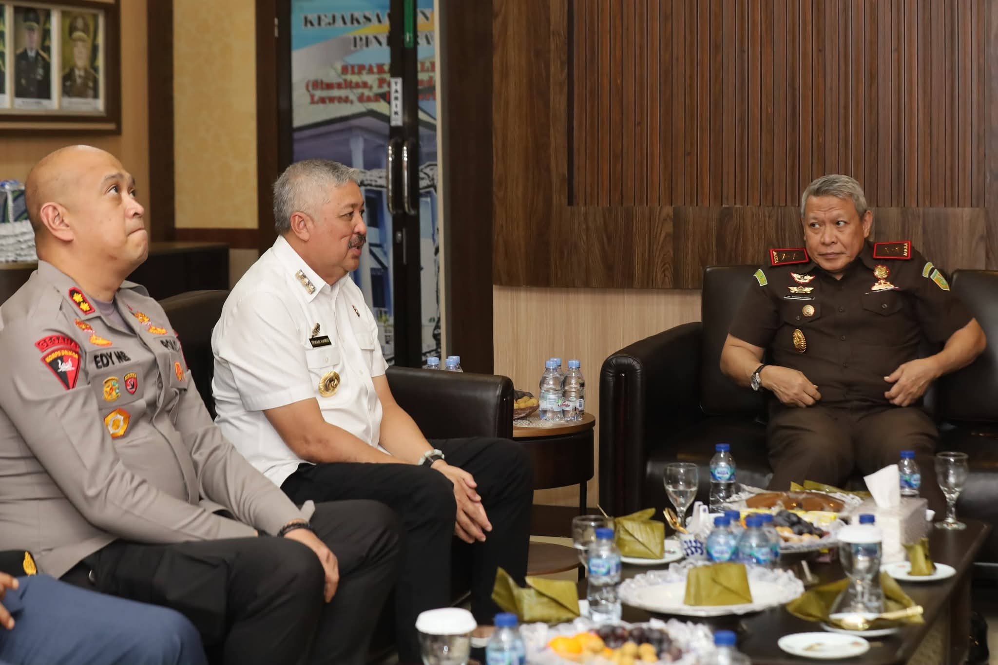 Bupati Irwan: Sinergi dengan Kejaksaan Kunci Kelancaran Pembangunan Daerah 1 Bupati Irwan: Sinergi dengan Kejaksaan Kunci Kelancaran Pembangunan Daerah Supalamedia