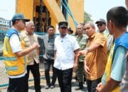 Gubernur Sulsel Tinjau Bendungan Benteng, Minta Tiga Kabupaten Tudang Sipulung soal Air 3 Gubernur Sulsel Tinjau Bendungan Benteng, Minta Tiga Kabupaten Tudang Sipulung soal Air Supalamedia