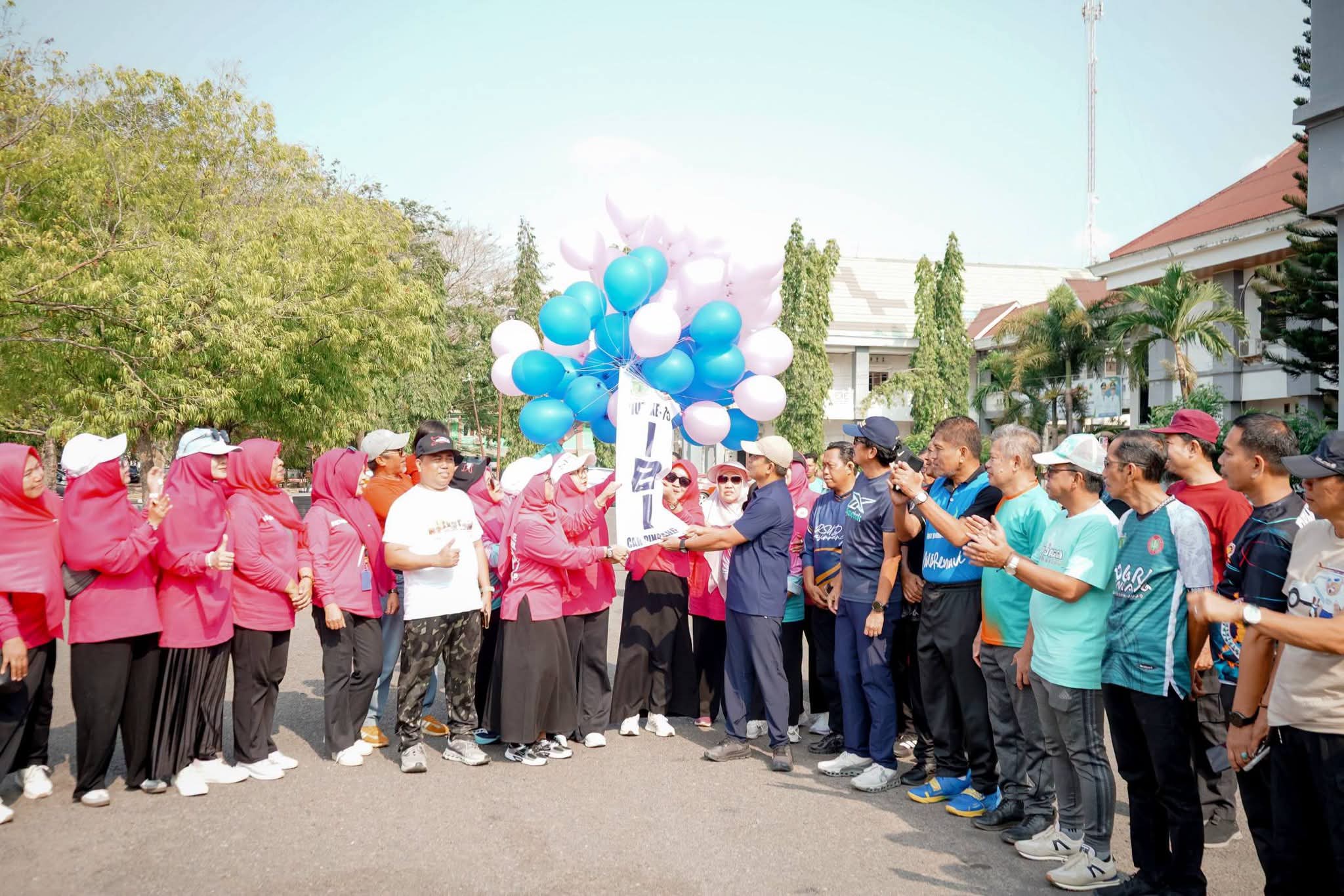 Peringati HUT IBI ke-75, Pemkab Pinrang Harap Bidan Perluas Edukasi Kesehatan Keluarga 1 Peringati HUT IBI ke-75, Pemkab Pinrang Harap Bidan Perluas Edukasi Kesehatan Keluarga Supalamedia