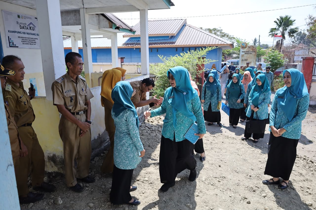 TP PKK Pinrang Monev Program Pemberdayaan di Kecamatan Suppa 1 TP PKK Pinrang Monev Program Pemberdayaan di Kecamatan Suppa Supalamedia